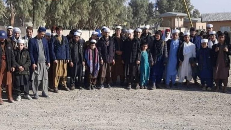 ایران ۵۲ شهروند افغانستان را از یک زندان در زاهدان آزاد کرد