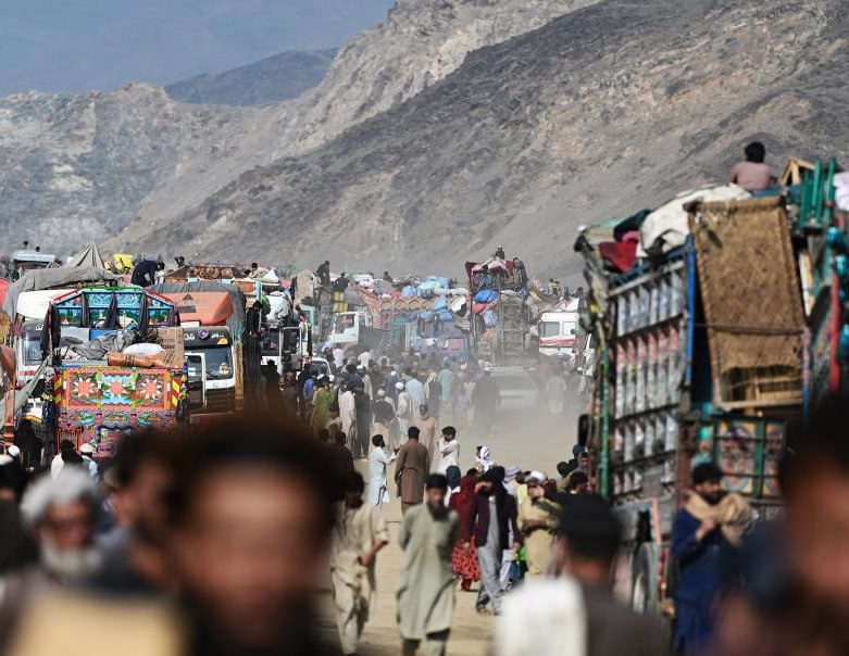 اخراج افغانستانی های منتظر اسکان مجدد به آمریکا از پاکستان