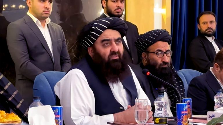 سرپرست وزارت خارجه‌ی طالبان: مخالفان ما بر یک متر زمین هم تسلط ندارند