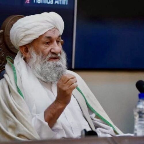 بازگشت اینترنت؛ طالبان با هشتگ «مننه بابا» از ملا حسن ستایش کردند
