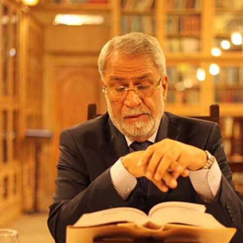 دکتر مهدی: دیوان از واژه «دیو» گرفته شده است