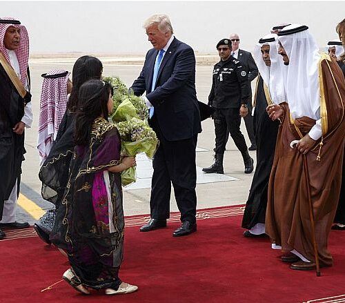 تحقیر اعراب خلیج فارس؛ پایگاه های امریکا ضامن امنیت نیست!