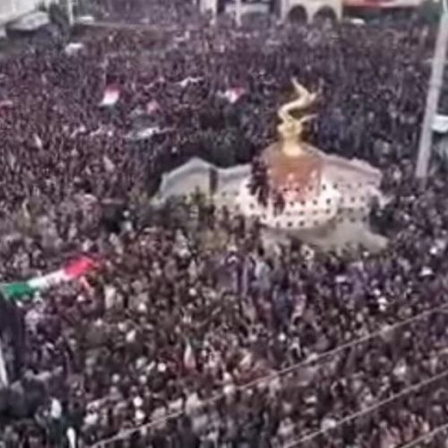 شعار مردم ایران؛ «می‌جنگیم، می‌میریم، ذلت نمی‌پذیریم»