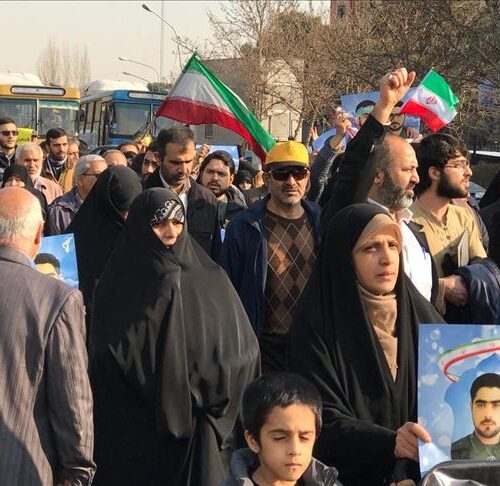 مذهب و ملی‌گرایی در ایران؛ دو نیروی محرک در روزهای جنگ