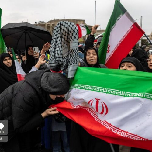 ایران؛ مردمی که با شجاعت در برابر ستم و تجاوز ایستاده‌اند