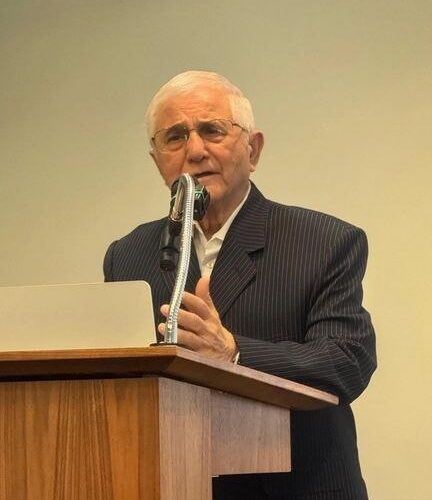 «این نقد بگیر و دست از آن نسیه بدار»