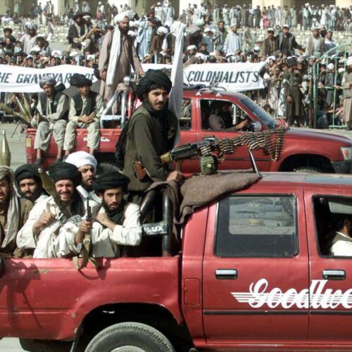 فاشیسم مقدس؛ به نام دین، به کام قوم