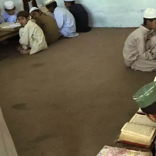 مدرسه و دانشگاه؛ تأملی در مسیر دانش و اعتدال