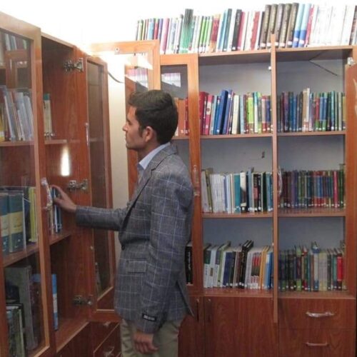 برای آنانیکه می‌گویند ادبیات نان ندارد