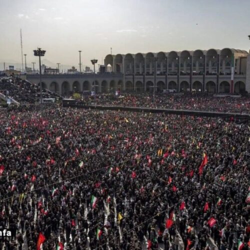 تشییع رهبر فقید انقلاب اسلامی ایران؛ وقتی خیابان، روایت دیگری از رسانه‌ها می‌نویسد