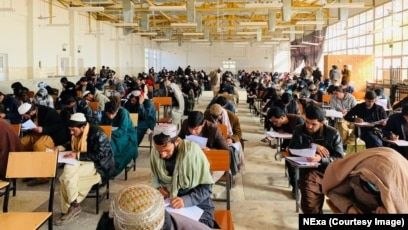 کانکورِ نیمه‌خالی؛  چگونه نیمی از سرمایه انسانی افغانستان «حذف» شد؟