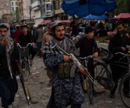 گاه حوادث روز گار سنگین تر از کوه استوار