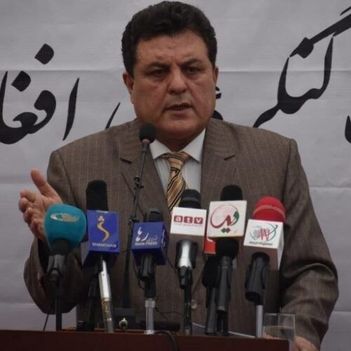 چرا یک سخن پاسخ می‌خواهد، اما یک کارنامه نه؟