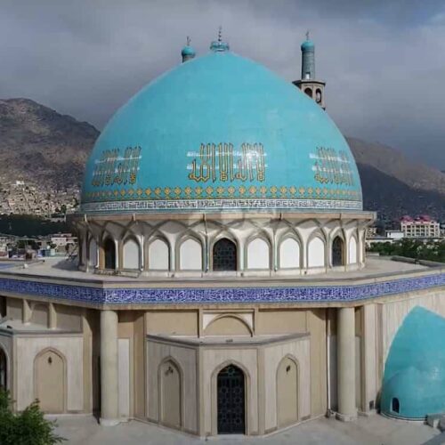 مدرسه خاتم‌النبیین؛ جنگ افراطیت با اعتدال