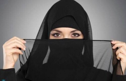 حکم پوشاندن چهره در فقه اسلامی